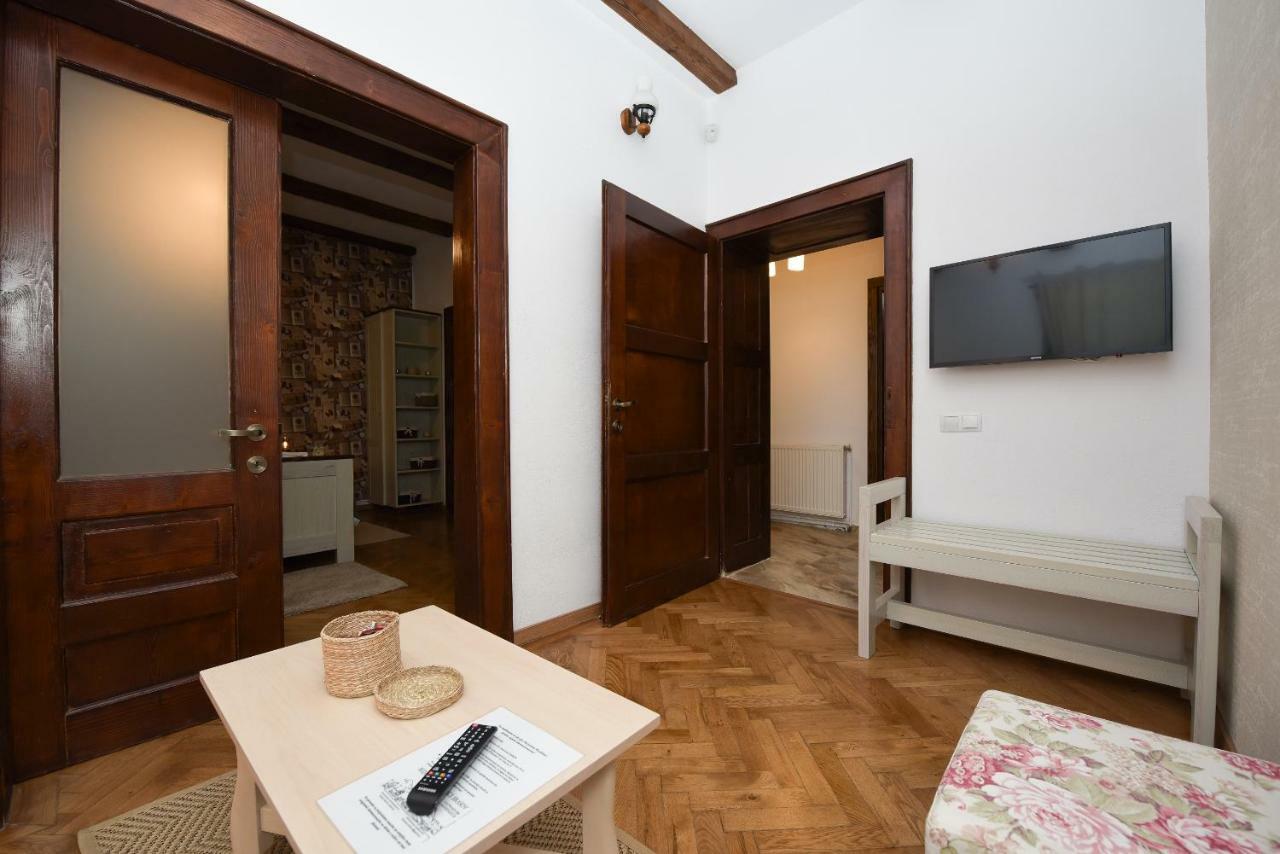Buzoianu Residence By Holztreppe Μπρασόβ Εξωτερικό φωτογραφία